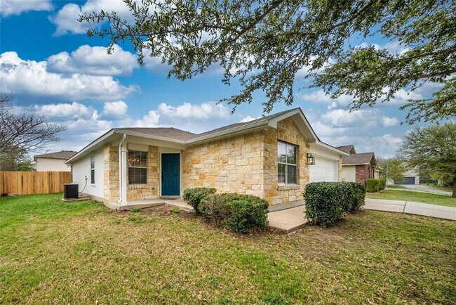 2108 Boyer Dr in Taylor, TX - Building Photo - Building Photo