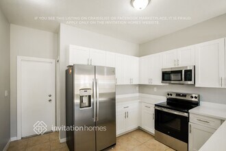 9741 SW 161st Pl in Miami, FL - Foto de edificio - Building Photo