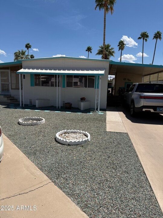 4065 E University Dr in Mesa, AZ - Building Photo