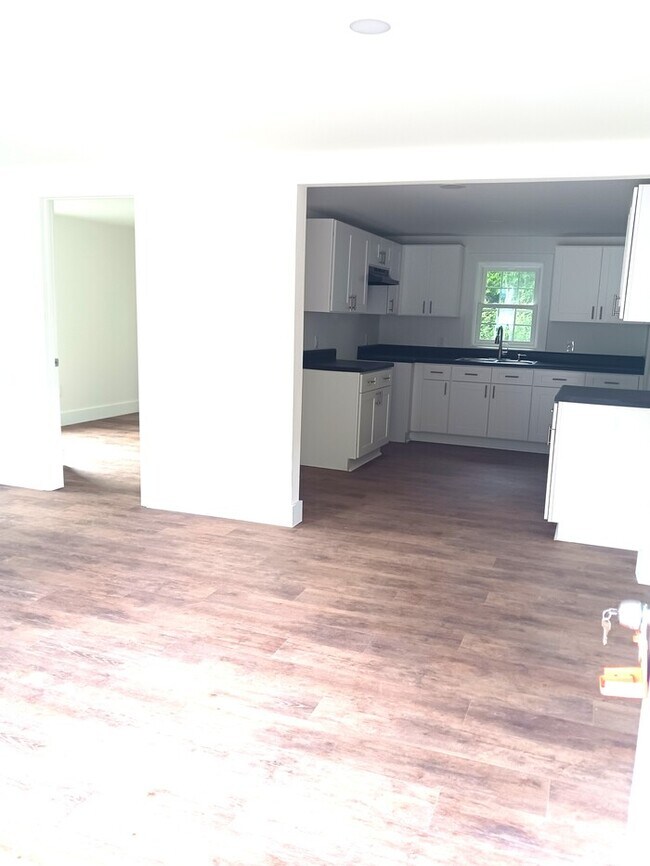 2357 State Rd S-29-395 in Lancaster, SC - Building Photo - Building Photo