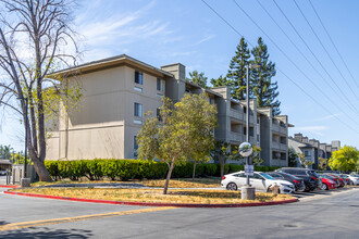 Woodspring in Cupertino, CA - Building Photo - Building Photo