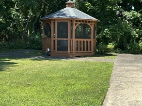 124 Sylvan Ave in Miller Place, NY - Building Photo - Building Photo