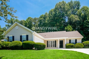 152 Ridgecrest Dr in Douglasville, GA - Building Photo