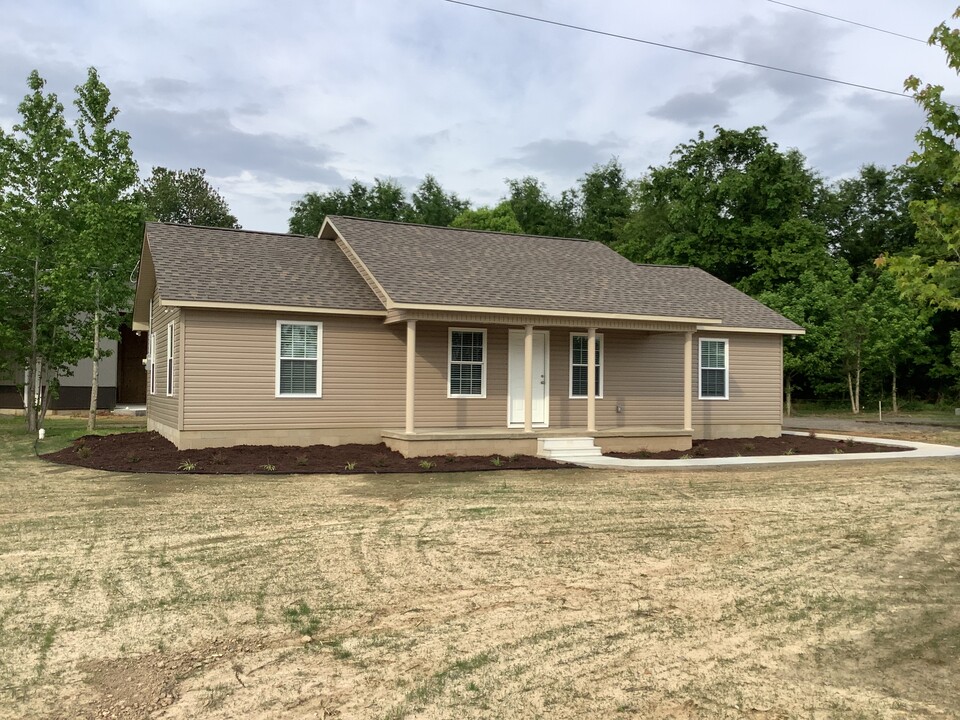 3700 Sorrell Chapel Rd in Dyersburg, TN - Building Photo