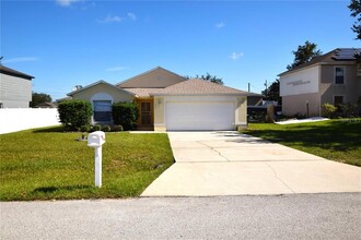 1911 Manatee Ln in Kissimmee, FL - Building Photo - Building Photo