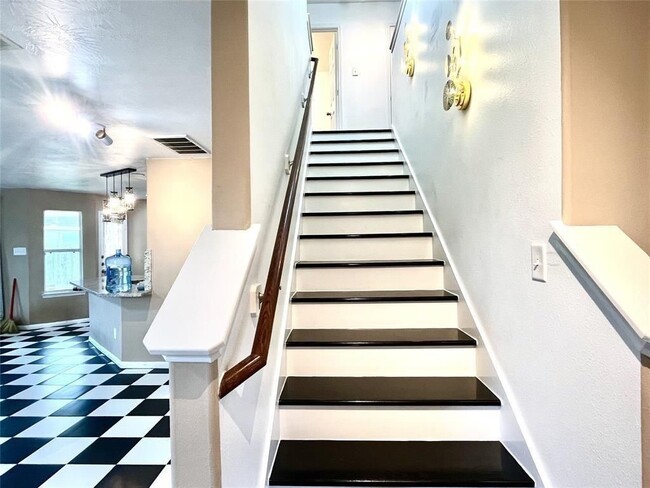 property at 19111 Canaras Ct