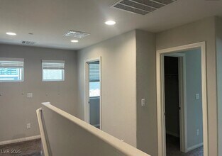 2240 Sky Island Dr in Henderson, NV - Building Photo - Building Photo