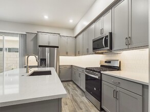 4927 E Village Dr in Scottsdale, AZ - Building Photo - Building Photo