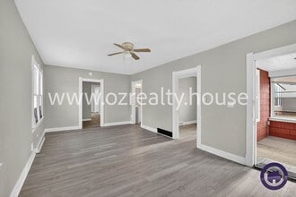 4336 Garden Park Dr in Toledo, OH - Building Photo - Building Photo