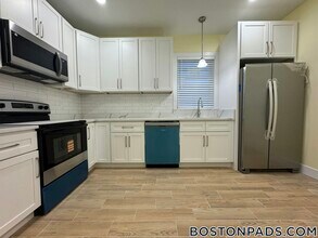 7 Carson St, Unit 2 in Boston, MA - Foto de edificio - Building Photo