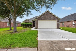 6504 Patridge Dr, Unit 0231 in Pearland, TX - Building Photo