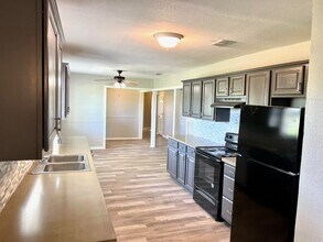 137 Private Rd 1111 in Stephenville, TX - Building Photo - Building Photo