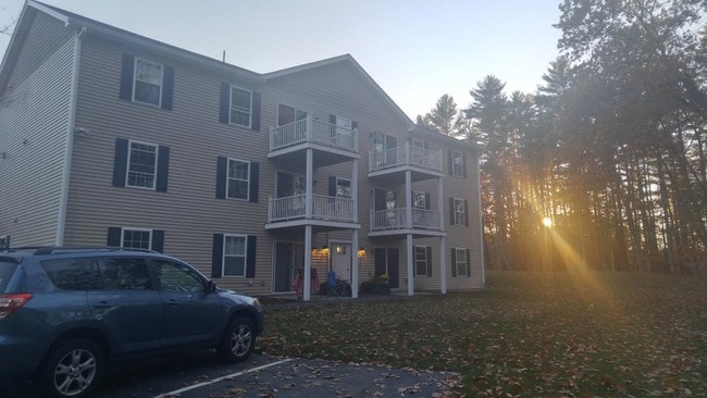 62 Somersworth Rd, Unit 3 in North Berwick, ME - Building Photo - Building Photo