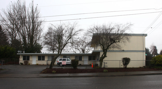 217 S 76th St in Tacoma, WA - Building Photo - Building Photo