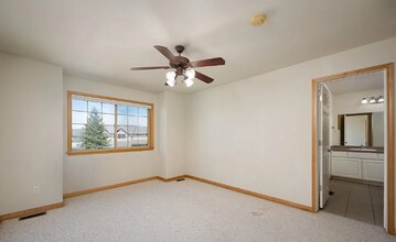 2938 Warbler Way in Bozeman, MT - Foto de edificio - Building Photo