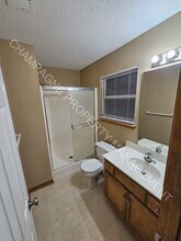 6524 NE 44th St in Kansas City, MO - Building Photo - Building Photo