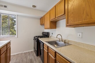 Briarwood Apartments in Dumfries, VA - Foto de edificio - Building Photo
