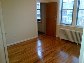 1205 Ave. Y, Unit 1 Floor in Brooklyn, NY - Building Photo - Building Photo