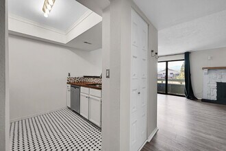 148 W Rockrimmon Blvd in Colorado Springs, CO - Foto de edificio - Building Photo