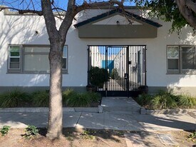 1114 4/5 Tamarind Ave, Unit 1116 in Los Angeles, CA - Building Photo