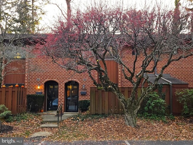 property at 1005 Worthington Dr