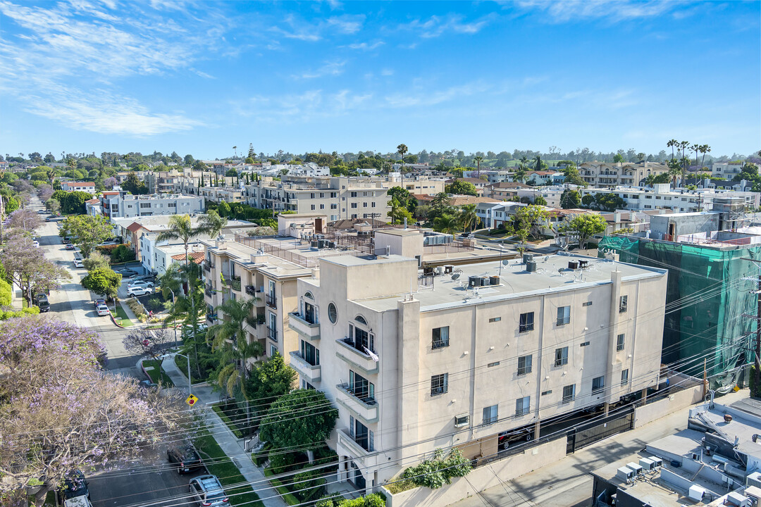 Rexford Apartments in Los Angeles, CA - Building Photo