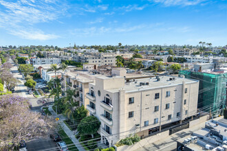 Rexford Apartments in Los Angeles, CA - Foto de edificio - Building Photo