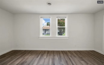 731 Cameron St in Petersburg, VA - Foto de edificio - Building Photo