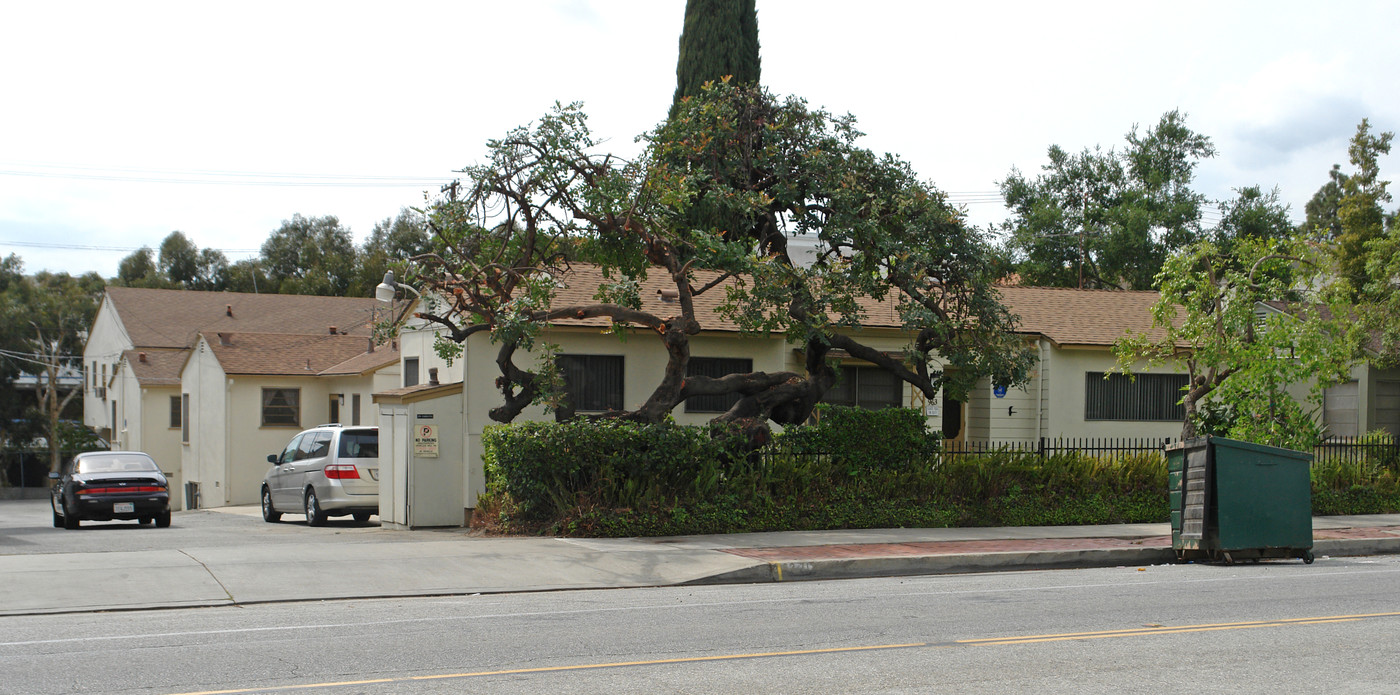 963 S Marengo Ave in Pasadena, CA - Building Photo