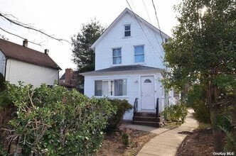 10 South St in Great Neck, NY - Building Photo - Building Photo