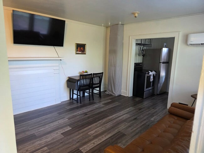 83 Rocky Slope Rd in Greenville, SC - Building Photo - Building Photo