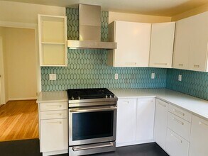 3822 SE Taylor St in Portland, OR - Building Photo - Building Photo