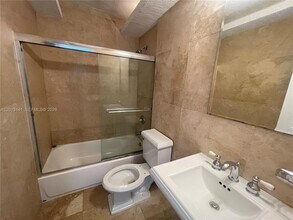 1892 NE 46th St in Fort Lauderdale, FL - Building Photo - Building Photo