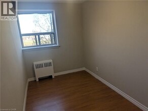 468 Ottawa St N in Hamilton, ON - Building Photo - Building Photo