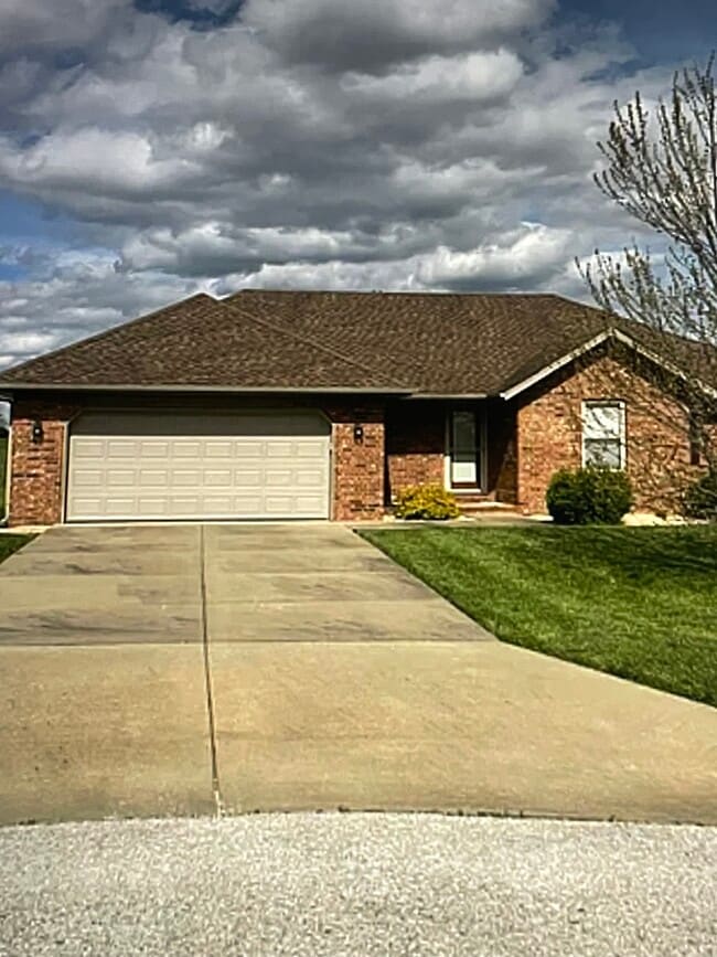 property at 740 Jefferson Ct