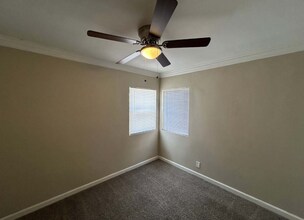 6935 Quakertown Ave in Los Angeles, CA - Building Photo - Building Photo