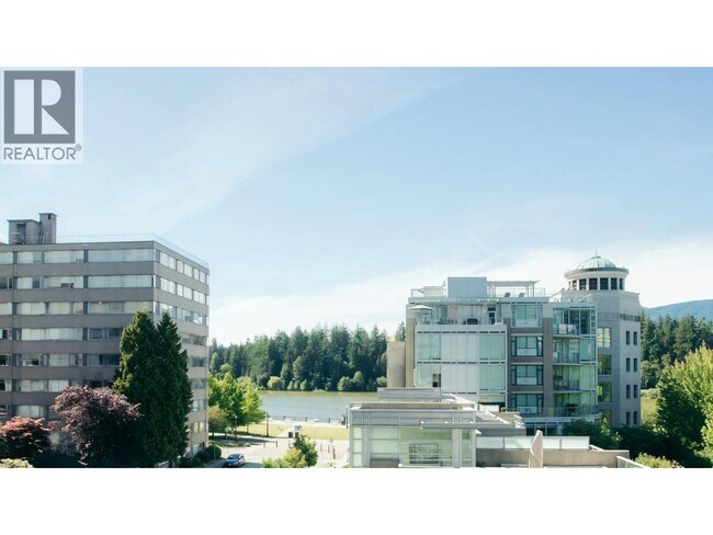 1925 Alberni St in Vancouver, BC - Building Photo - Building Photo