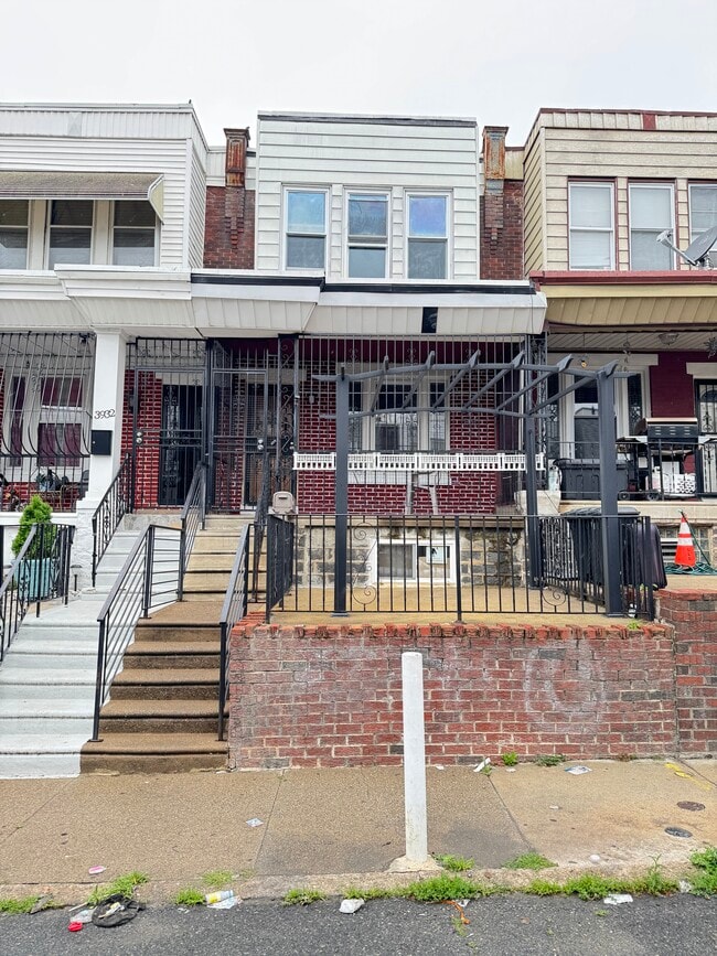 property at 3934 Glendale St