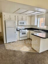 4695 Bancroft St in San Diego, CA - Building Photo - Building Photo