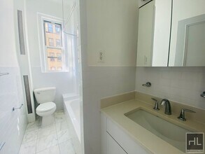 WEST 86 STREET in New York, NY - Foto de edificio - Building Photo