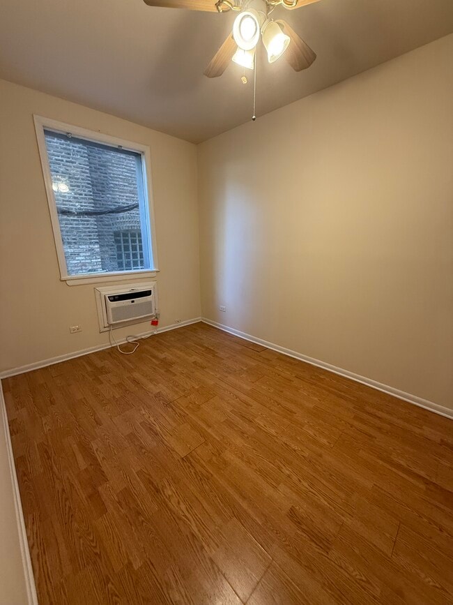 150 N Dearborn St, Unit 107 in Chicago, IL - Building Photo - Building Photo