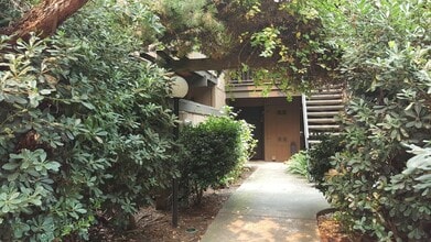30 Arbor Ct in Cotati, CA - Building Photo - Building Photo