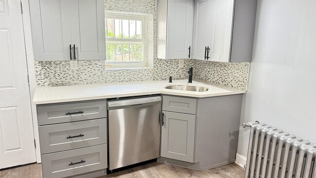 property at 7 Beacon Ave