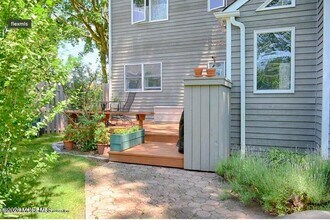 901 Woodcrest Dr in Spring Lake, NJ - Building Photo - Building Photo