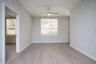 Phoenix Station - NOW OPEN in Decatur, GA - Foto de edificio - Interior Photo