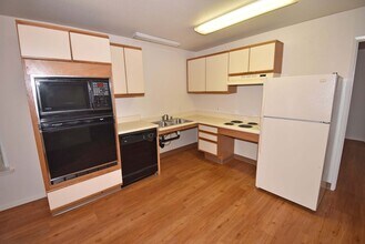 102 Richardson St-Unit -1 in Grass Valley, CA - Building Photo - Building Photo