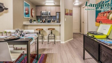 2400 Elliott Ave-Unit -2-115.345281 in Seattle, WA - Building Photo - Building Photo