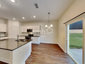 221 Crestrun Loop in Leesburg, FL - Building Photo - Building Photo