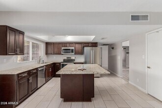 5313 W Mescal St in Glendale, AZ - Building Photo - Building Photo