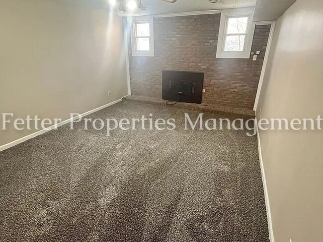 5631-5633 Kenwood Dr in Newburgh, IN - Building Photo - Building Photo